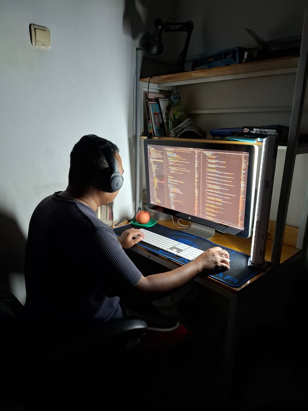 Agus Priyanto at work